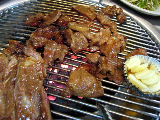 그냥가면안돼지 이미지
