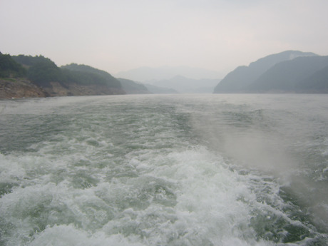 충주호관광선 이미지