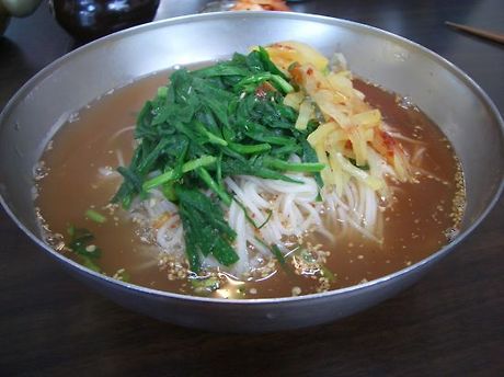 잔치집국수 이미지